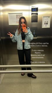 Lodovica Comello feet photo 2