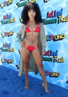 Logan Browning feet photo thumbnail