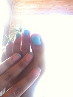 Logan Browning feet photo thumbnail