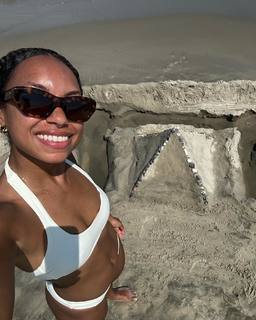 Logan Browning feet photo thumbnail