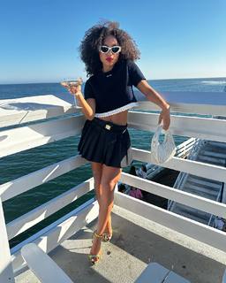 Logan Browning feet photo thumbnail