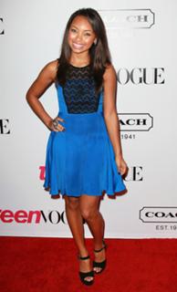 Logan Browning feet photo thumbnail