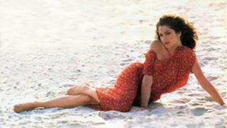Lois Chiles feet photo 20