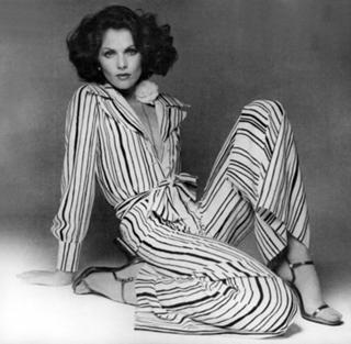 Lois Chiles feet photo 17