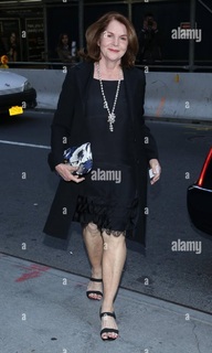 Lois Chiles feet photo 18