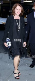 Lois Chiles feet photo 17
