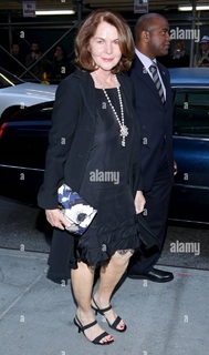 Lois Chiles feet photo 16
