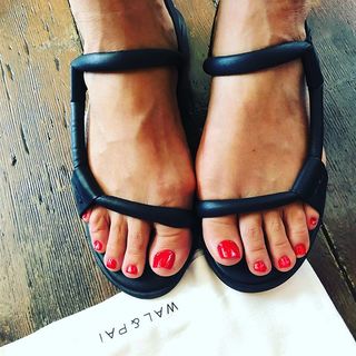 Lola Glaudini feet photo thumbnail