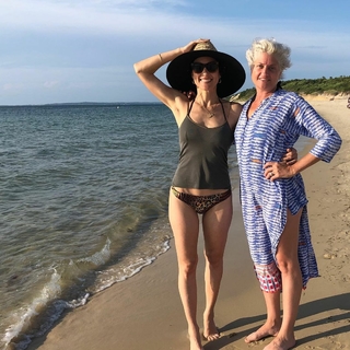 Lola Glaudini feet photo thumbnail