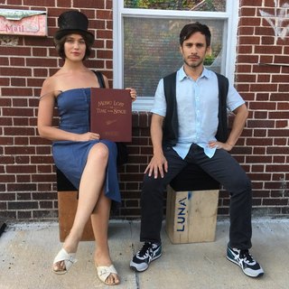 Lola Kirke feet photo 1