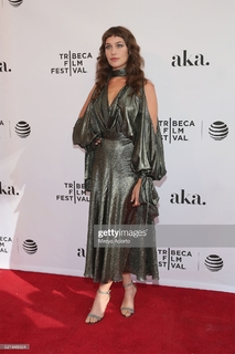 Lola Kirke feet photo 8