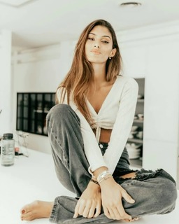 Lola Latorre feet photo 3