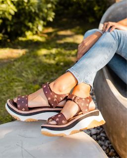 Lola Latorre feet photo 10