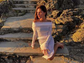 Lola Latorre feet photo 11