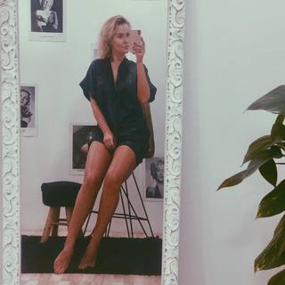 Lola Melnick feet photo 17