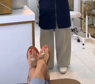 Lola Melnick feet photo 8