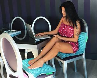 Lola Ortiz feet photo 4