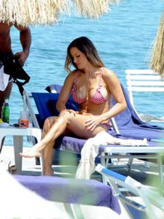 Lola Ponce feet photo thumbnail