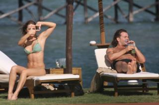Lola Ponce feet photo thumbnail