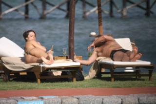 Lola Ponce feet photo thumbnail