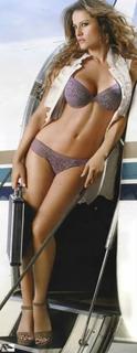 Lola Ponce feet photo thumbnail