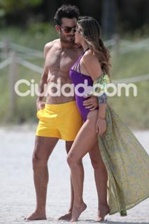 Lola Ponce feet photo thumbnail