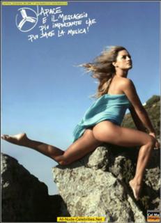 Lola Ponce feet photo thumbnail