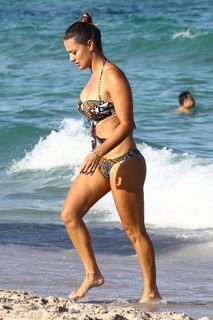 Lola Ponce feet photo thumbnail