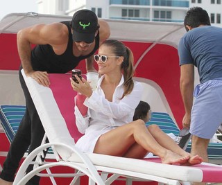 Lola Ponce feet photo thumbnail