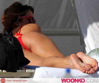 Lola Ponce feet photo thumbnail