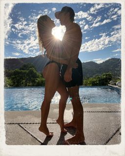 Lola Ponce feet photo thumbnail
