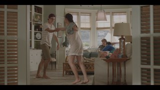 Lola Tung feet photo thumbnail