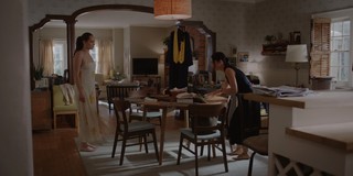 Lola Tung feet photo thumbnail