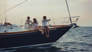 Lola Tung feet photo thumbnail