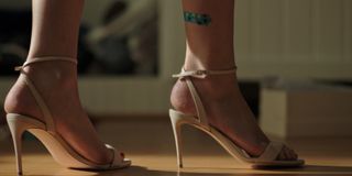Lola Tung feet photo thumbnail