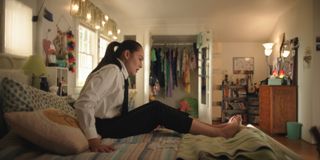 Lola Tung feet photo thumbnail