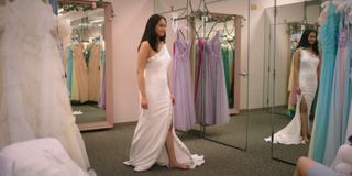 Lola Tung feet photo thumbnail