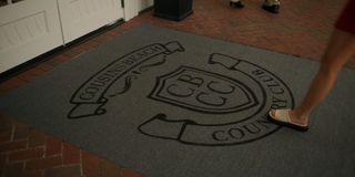 Lola Tung feet photo thumbnail