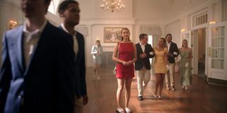 Lola Tung feet photo thumbnail