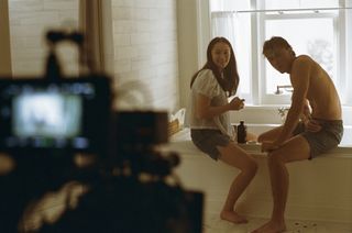 Lola Tung feet photo thumbnail