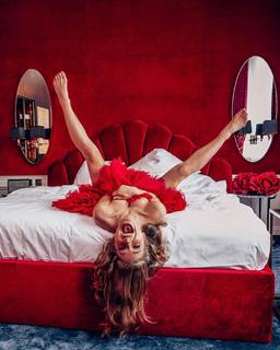 Lola Weippert feet photo thumbnail