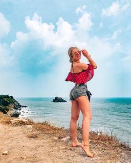 Lola Weippert feet photo thumbnail