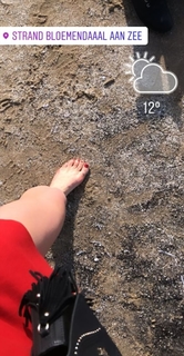 Lola Weippert feet photo thumbnail