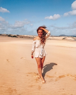 Lola Weippert feet photo thumbnail