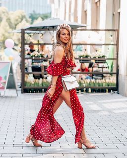 Lola Weippert feet photo thumbnail