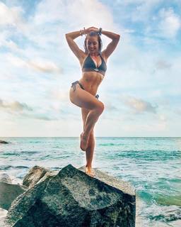 Lola Weippert feet photo thumbnail