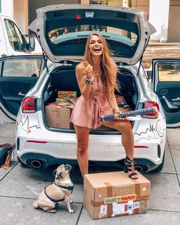 Lola Weippert feet photo thumbnail