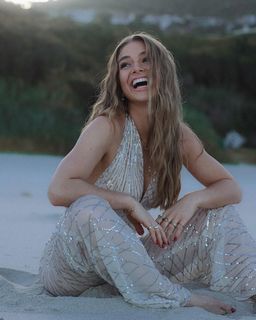 Lola Weippert feet photo thumbnail