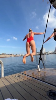 Lola Weippert feet photo thumbnail
