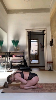 Lola Weippert feet photo thumbnail